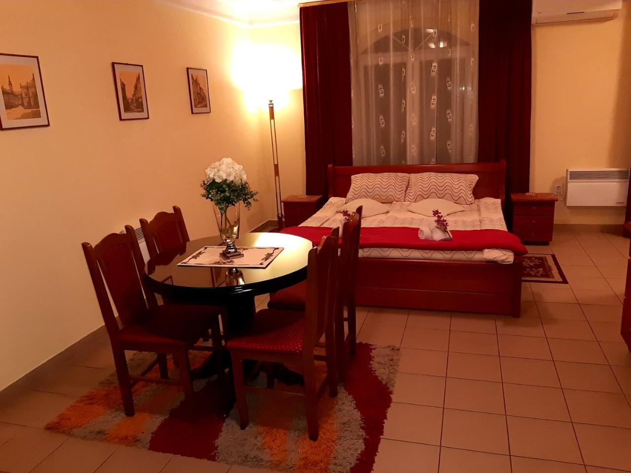 Guest House Villa Lord Novi Sad Extérieur photo