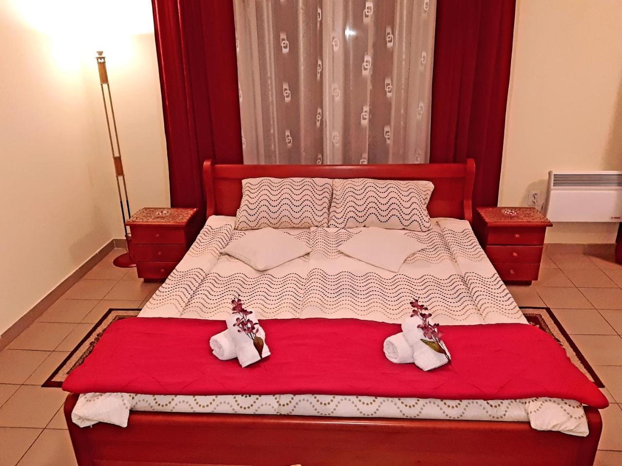 Guest House Villa Lord Novi Sad Extérieur photo